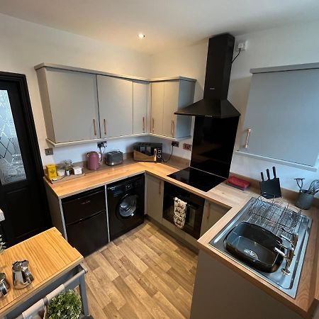 Contemporary & Chic Inner Terrace 5 Mins From Barnsley Town Centre Esterno foto