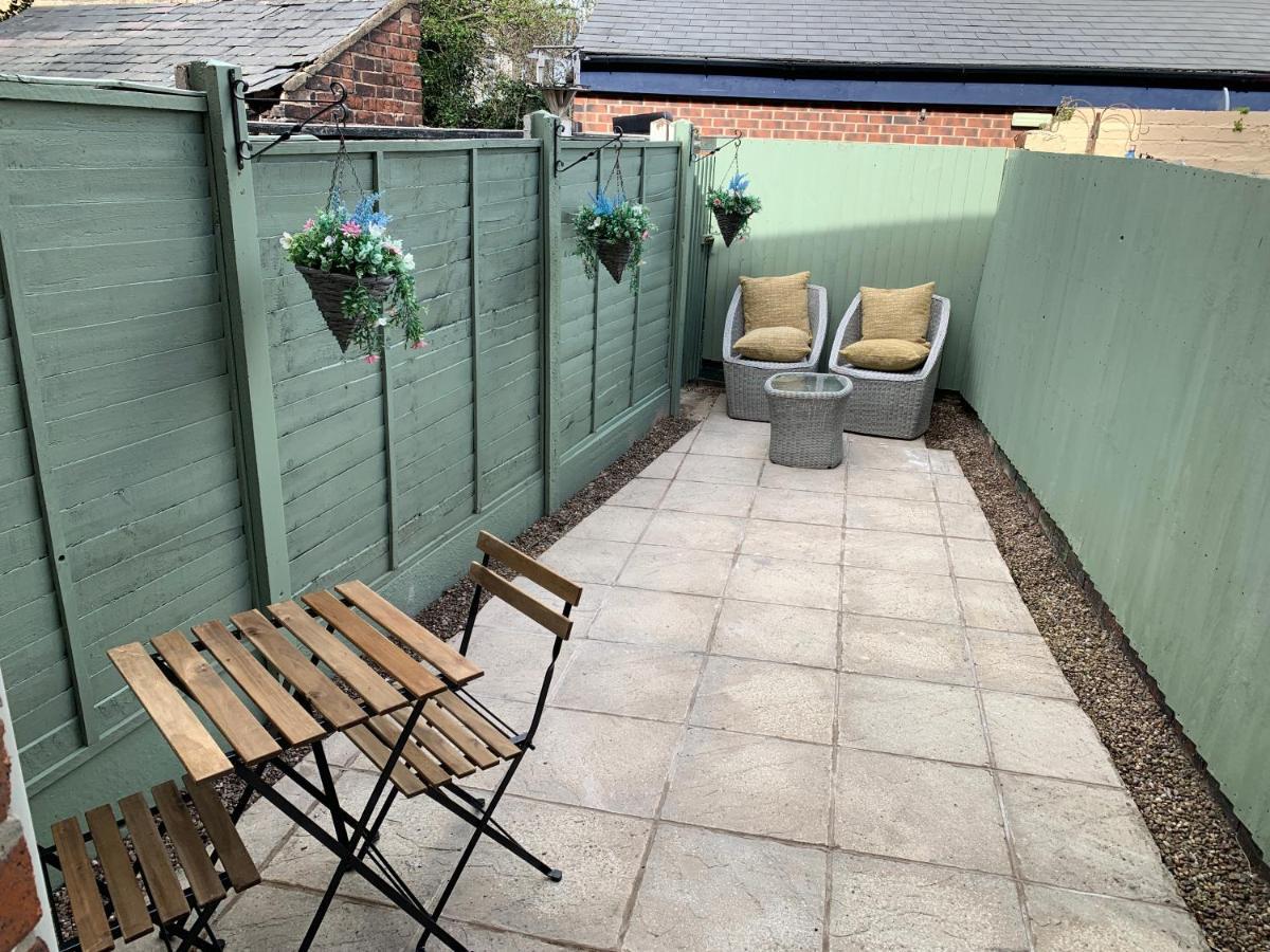 Contemporary & Chic Inner Terrace 5 Mins From Barnsley Town Centre Esterno foto