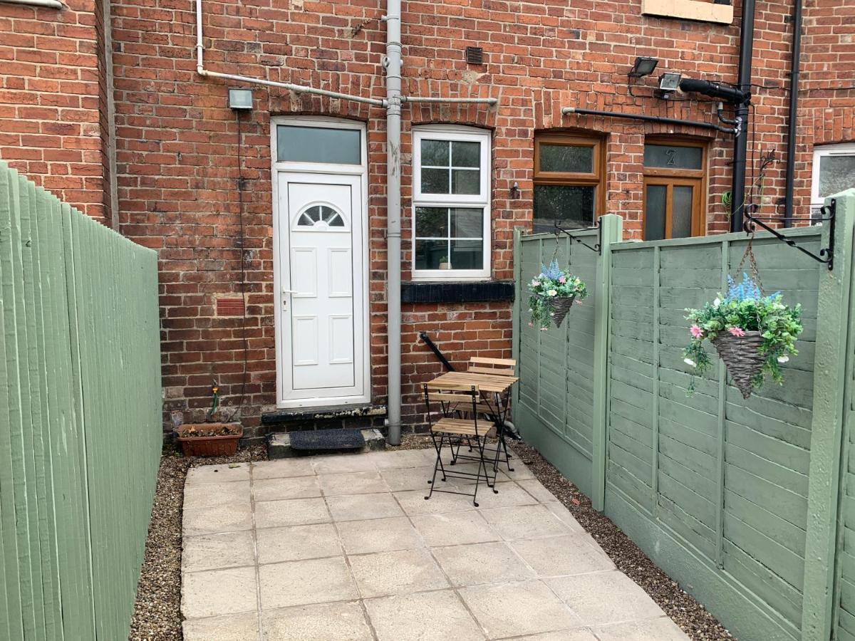 Contemporary & Chic Inner Terrace 5 Mins From Barnsley Town Centre Esterno foto