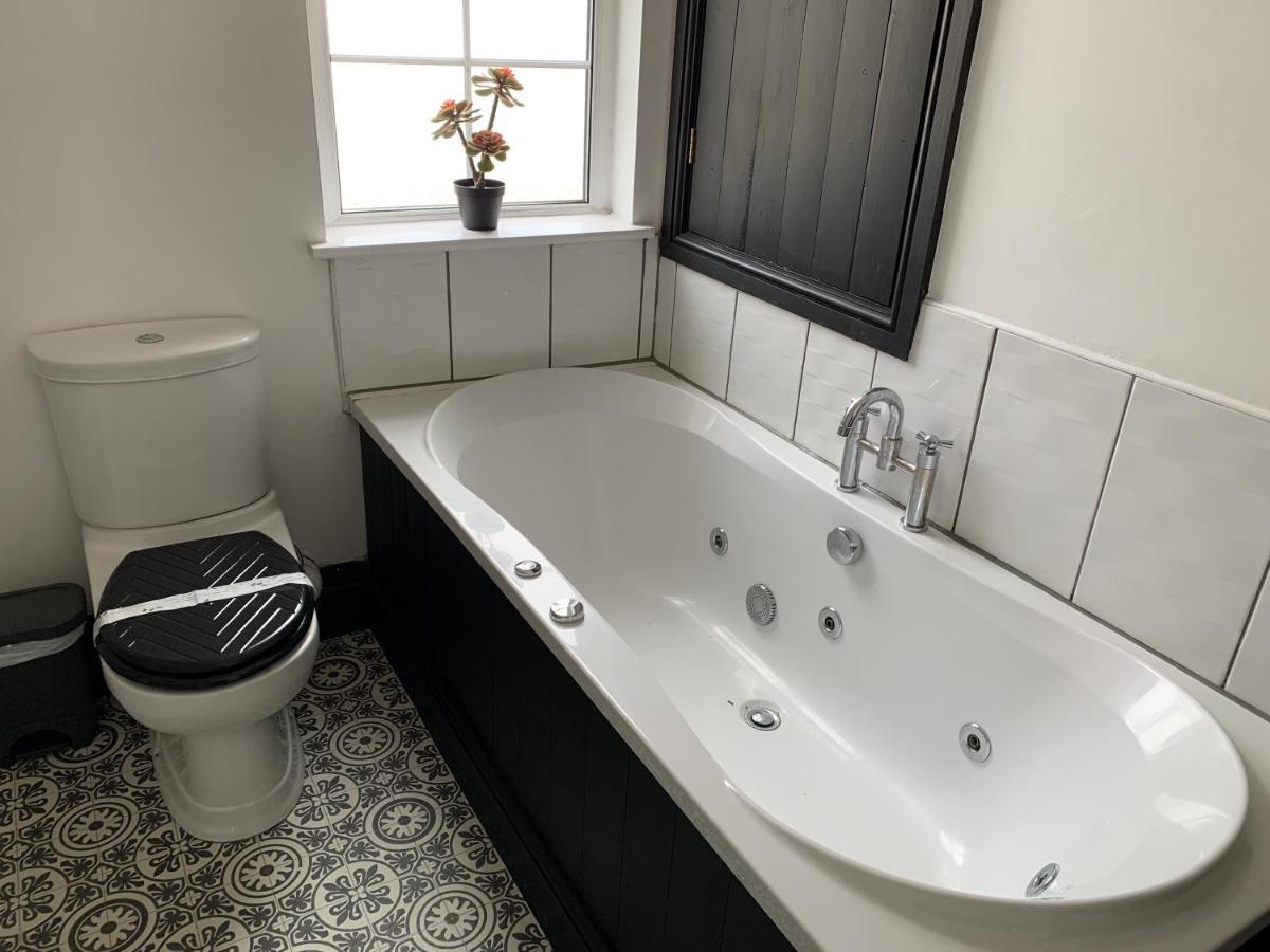 Contemporary & Chic Inner Terrace 5 Mins From Barnsley Town Centre Esterno foto