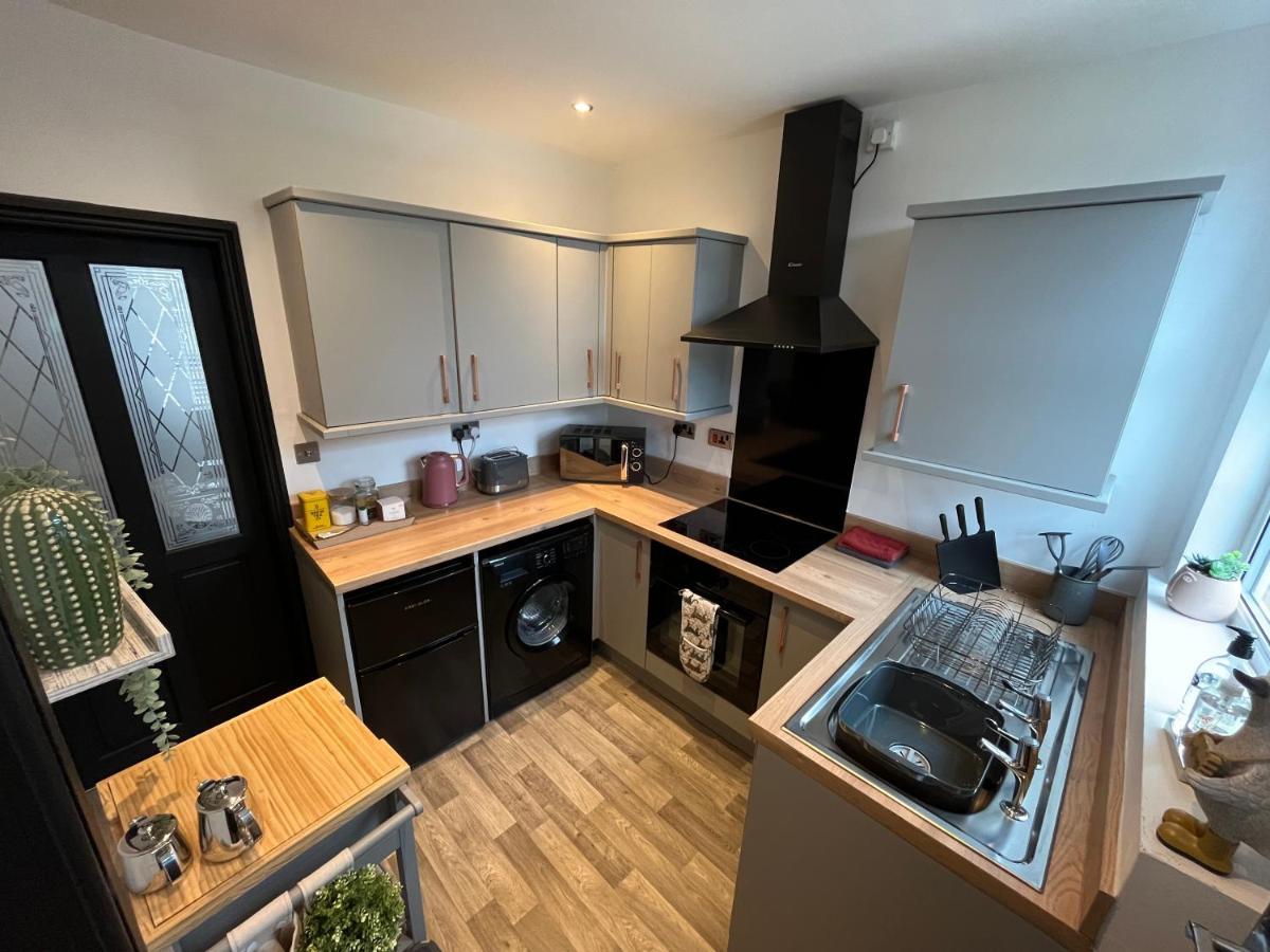 Contemporary & Chic Inner Terrace 5 Mins From Barnsley Town Centre Esterno foto