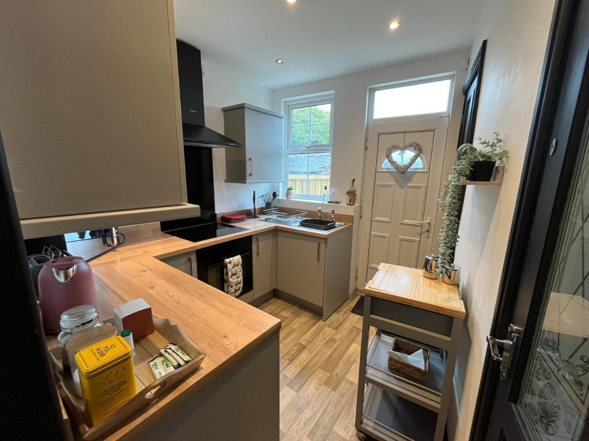 Contemporary & Chic Inner Terrace 5 Mins From Barnsley Town Centre Esterno foto